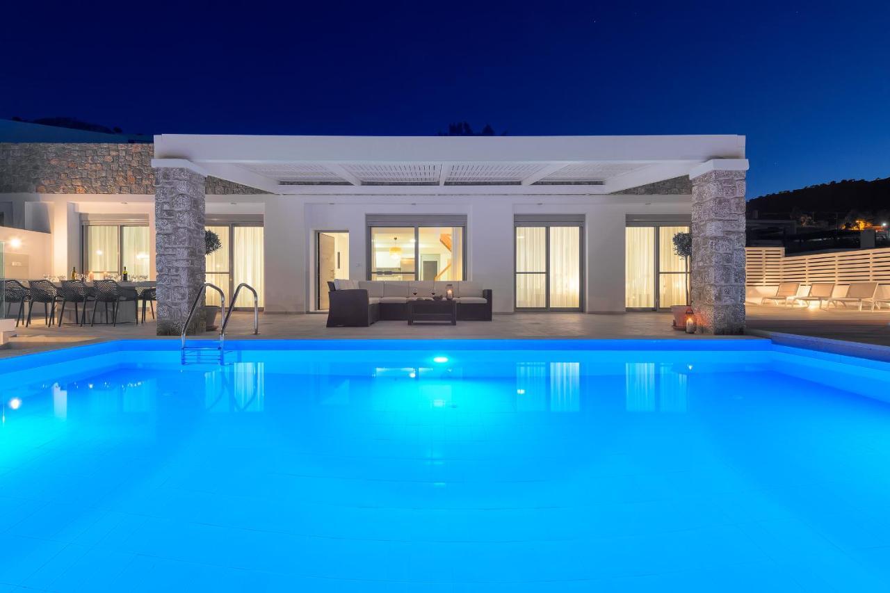 Villa Hermes With Pool & Jacuzzi In *